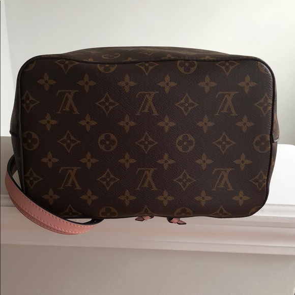 {Louis Vuitton} Neonoe Rose Poudre - Picture 4 of 5